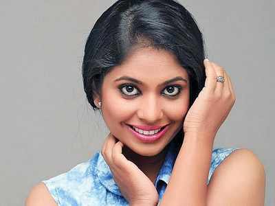 Srinda plays a smart homemaker in next