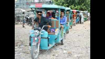PU to form panel on e-rickshaw