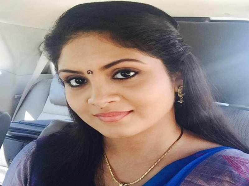 Gayathri Arun All Set To Make Her Debut On The Silver Screen Times Of India