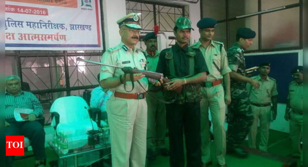 Top Maoist with Rs 25 lakh booty surrenders in Jharkhand Ranchi News