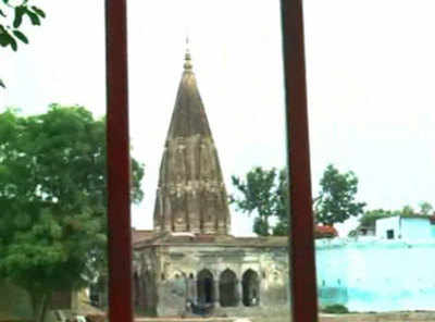 Priest defends temple cleaning post Dalit women charges