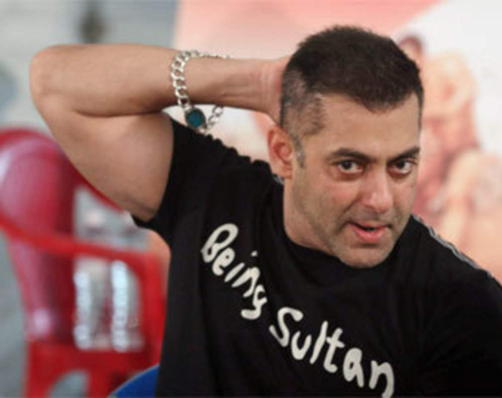 
Salman makes changes in plot of Rajkumar Santoshi's next
