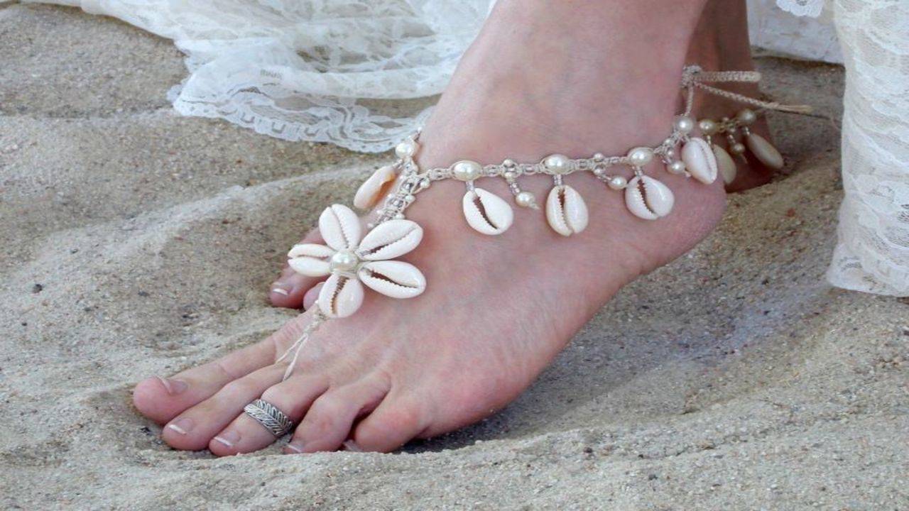 1Pair Summer Rhinestone Barefoot Sandals Foot Chain Jewelry Rhinestone  Anklet Summer Beach Crystal Toe Ring Anklets Bridal Rhinestone Foot Chain  for Women Girls (Beach Jewelry) : Amazon.in: Jewellery