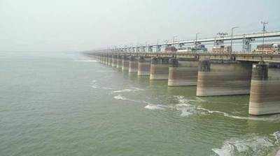 Bihar CM demands removal of Farakka barrage on river Ganga