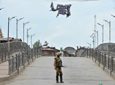 Curfew in Kashmir valley continues for 9th consecutive day