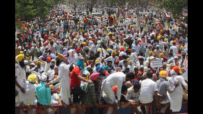 Daduwal, supporters march to Damdama Sahib, stopped