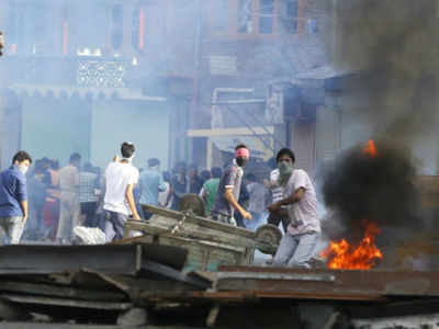Kashmir unrest: J&K CM convenes all-party meeting on July 21