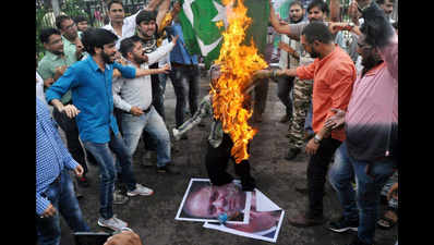 Six held for burning Pakistan PM's effigy