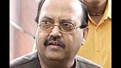 Broom or cement: Amar Singh gives a choice to Big B