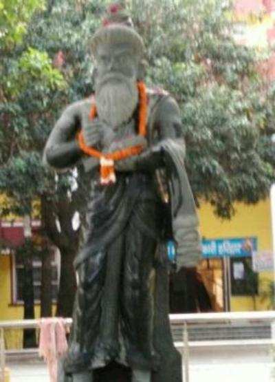 Jayalalithaa seeks PM Modi's intervention for installation of Thiruvalluvar statue in Uttarakhand