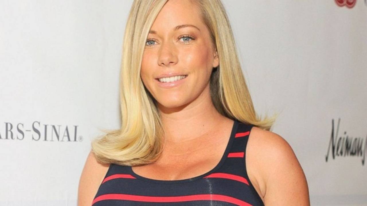 Kendra Wilkinson filming new food TV show - Times of India