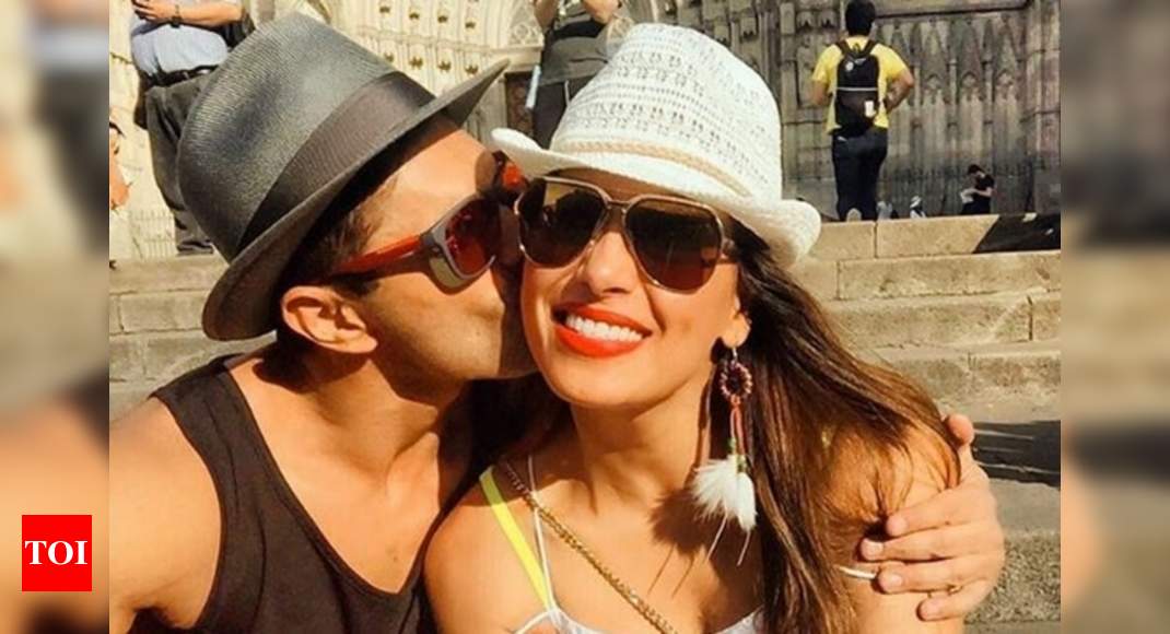 Karan Singh Grover S Pda With Wife Bipaha Basu Is Adorable See Pic Times Of India