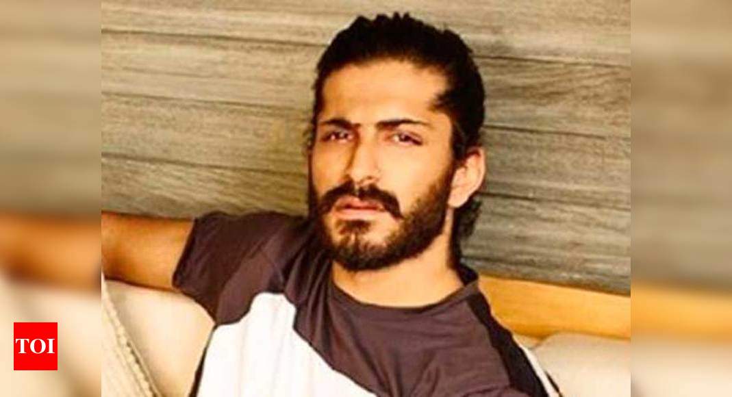 Harshvardhan Kapoor Experiments With His New Look For Mirzya Hindi Movie News Times Of India