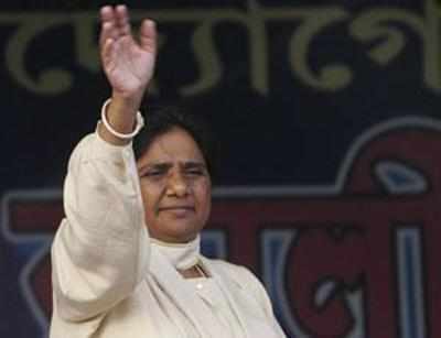 SP, BJP both insulting `Dalit ki beti': Mayawati