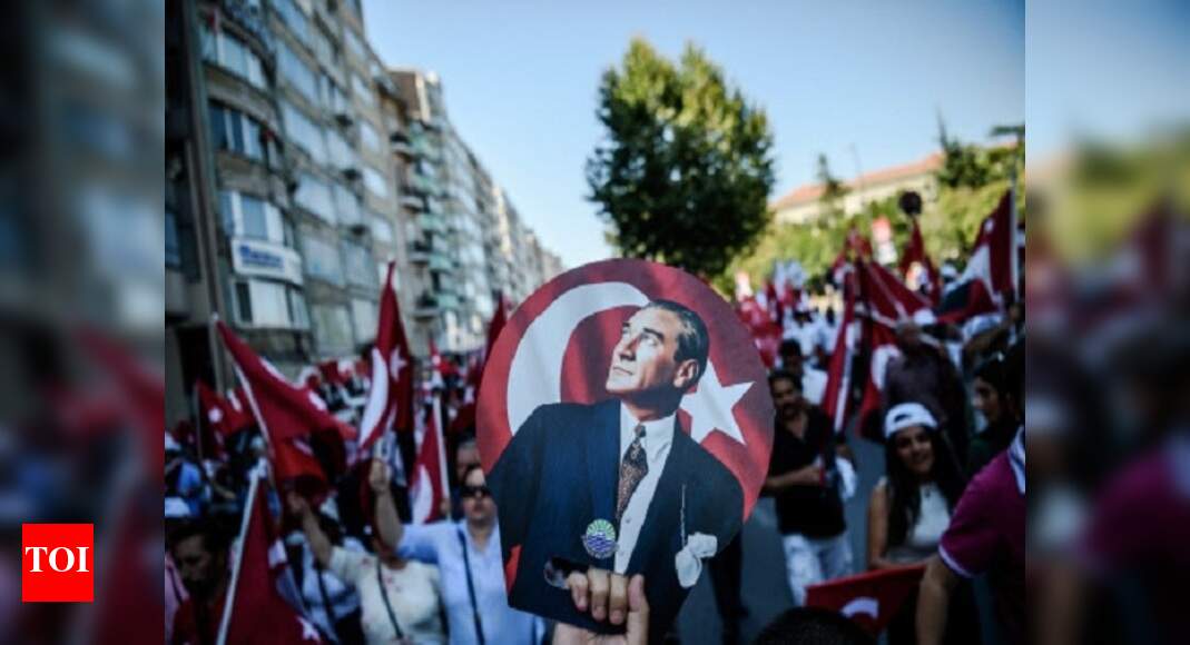 Failed coup in Turkey sparks frenzied excitement in Pakistan - Times of ...