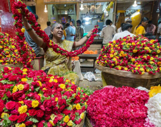 The gorgeous flower markets of India