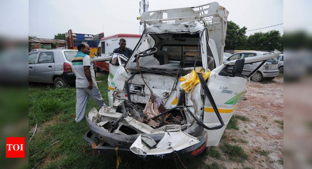 Three killed in accident at Yamuna Expressway Noida News Times of India