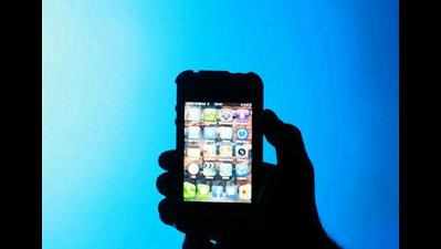 Man swindles many promising cheap iPhones