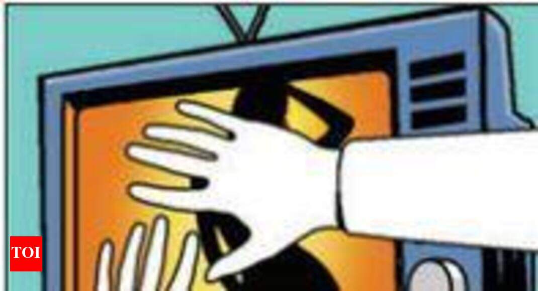 hand held porn sites Teens getting pantsed