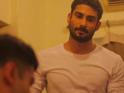 Prateik Babbar to star in a play titled '6'