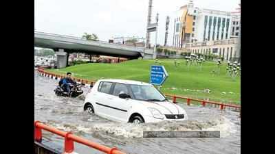 Auto strike + downpour: A forced night out for Delhiites working in Noida