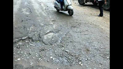 KMC involves educational institutes to inspect road damages