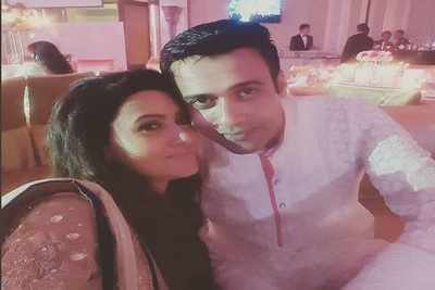 Nigaar Khan wishes husband 1 year of togetherness in an adorable way