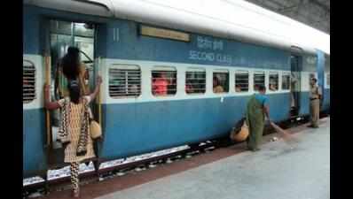 Rail commuters want more local trains up to Talegaon