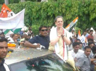 Sonia Gandhi leaves Varanasi roadshow midway due to high fever