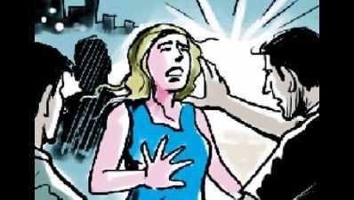 Khar journalist assaulted by 2 over ‘dog poop’