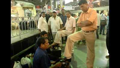 Train hamaals, shoeshine boys to handle rail mishap victims better: NGO
