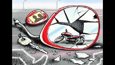Two die as tempo rams into bike