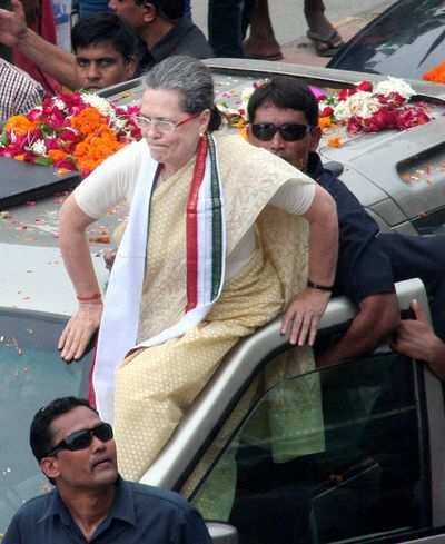 Sonia treated for shoulder injury, recovering