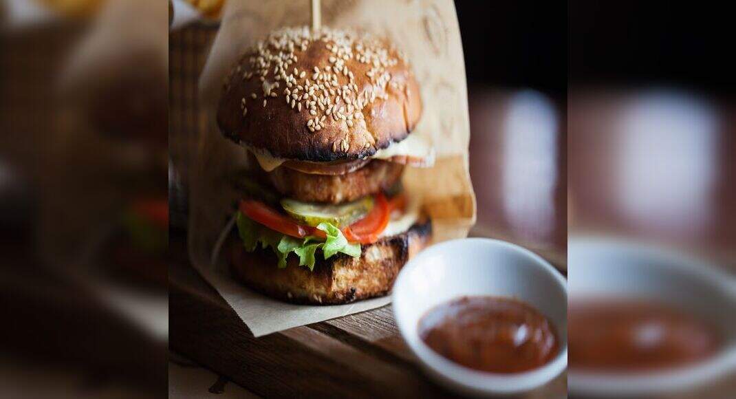 Spicy Lamb Burger Recipe: How to Make Spicy Lamb Burger Recipe