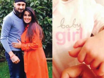 Geeta, Harbhajan share adorable picture of baby daughter!