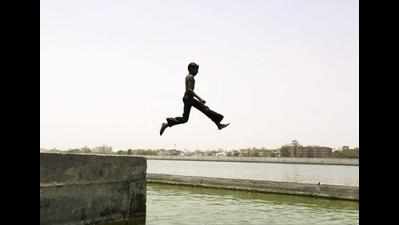 Man jumps off Dumka hotel, two detained