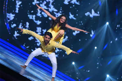 Helly spreads the message of ‘Save a Girl Child’ through her Jhalak performance
