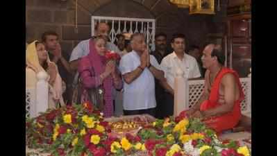 Gen V K Singh visits Shirdi, seeks blessings for Indians across the globe