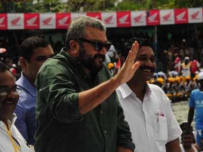 Spotted Jayaram at the annual Nehru Trophy Boat Race in Alappuzha