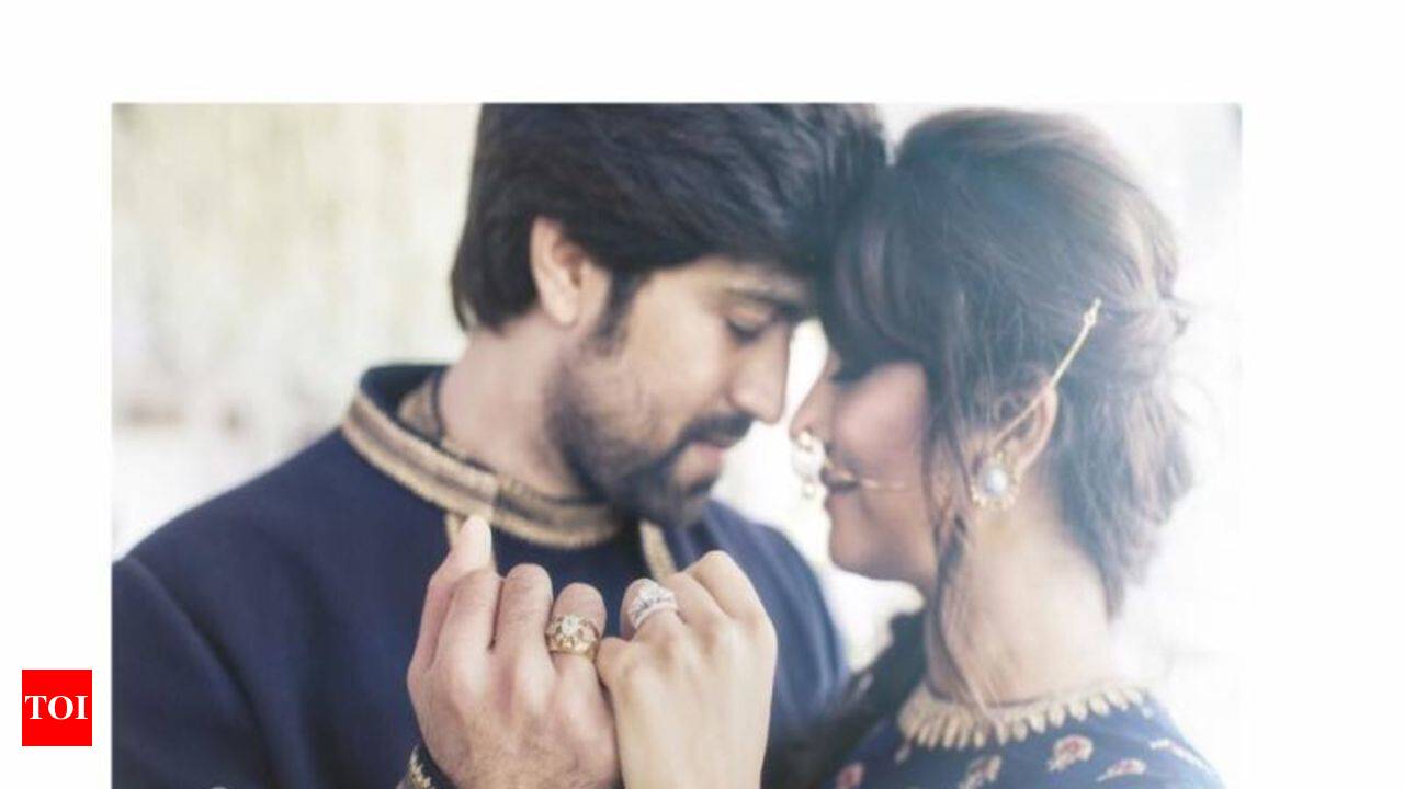 South Indian Superstar Yash Ties Knots With His Girlfriend Radika Pandit In  Bangalore