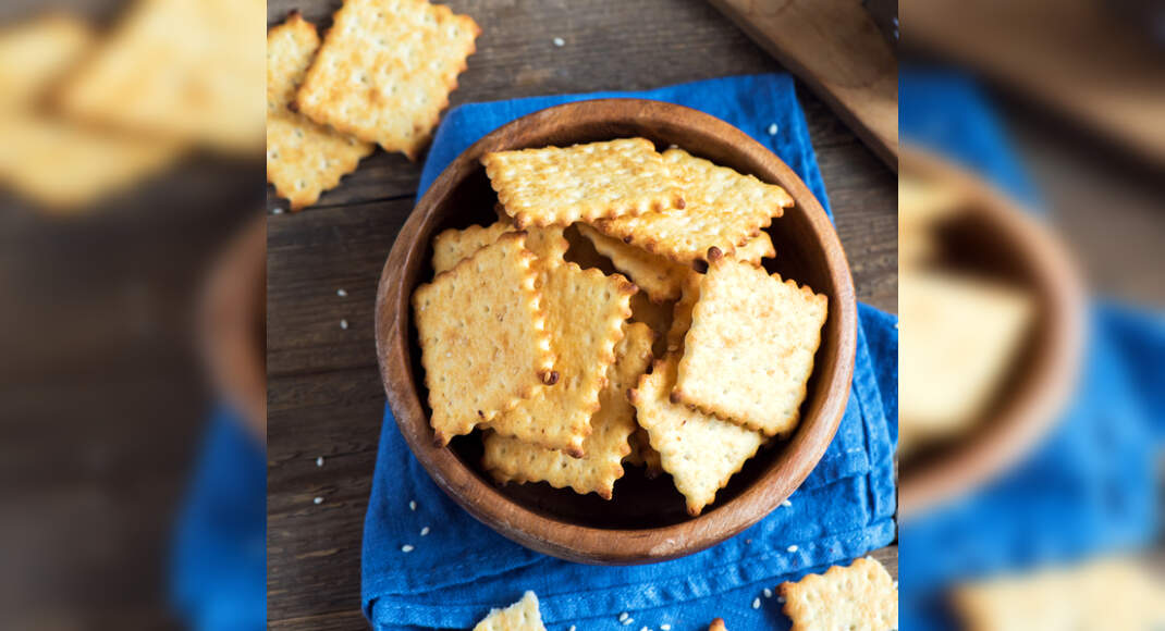 Homemade Wheat Crackers Recipe: How to make Homemade Wheat Crackers Recipe at Home | Homemade Homema