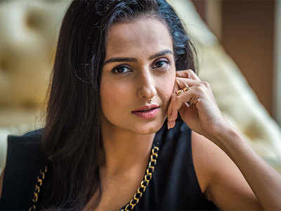 Momal Sheikh: Working in Bollywood is looked upon as a huge achievement in Pakistan