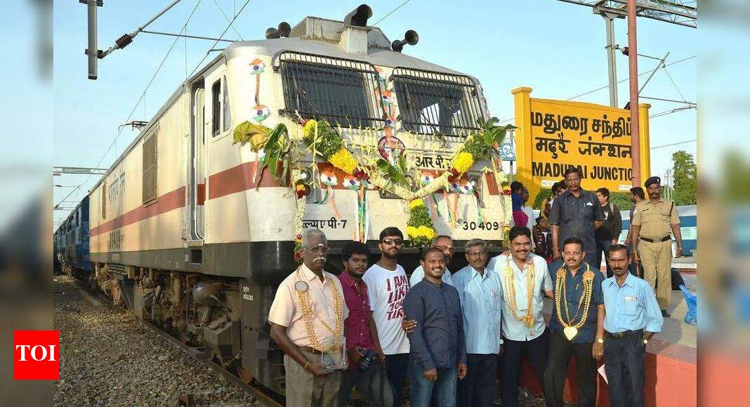 Rail fans celebrate 39th anniversary of Vaigai Express launch Chennai