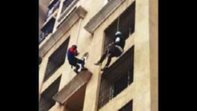 Independence Day stunt: Neta rappels down building