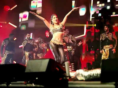 Katrina Kaif mesmerises with 'Bang-Bang' and 'Dhoom' performances