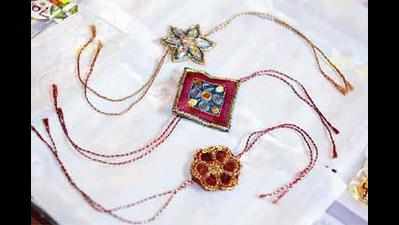Rajasthan police got Rakhi tied on their wrists, sweets and gifts exchanged