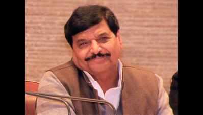 Shivpal skips cabinet meet, fuels strife theory