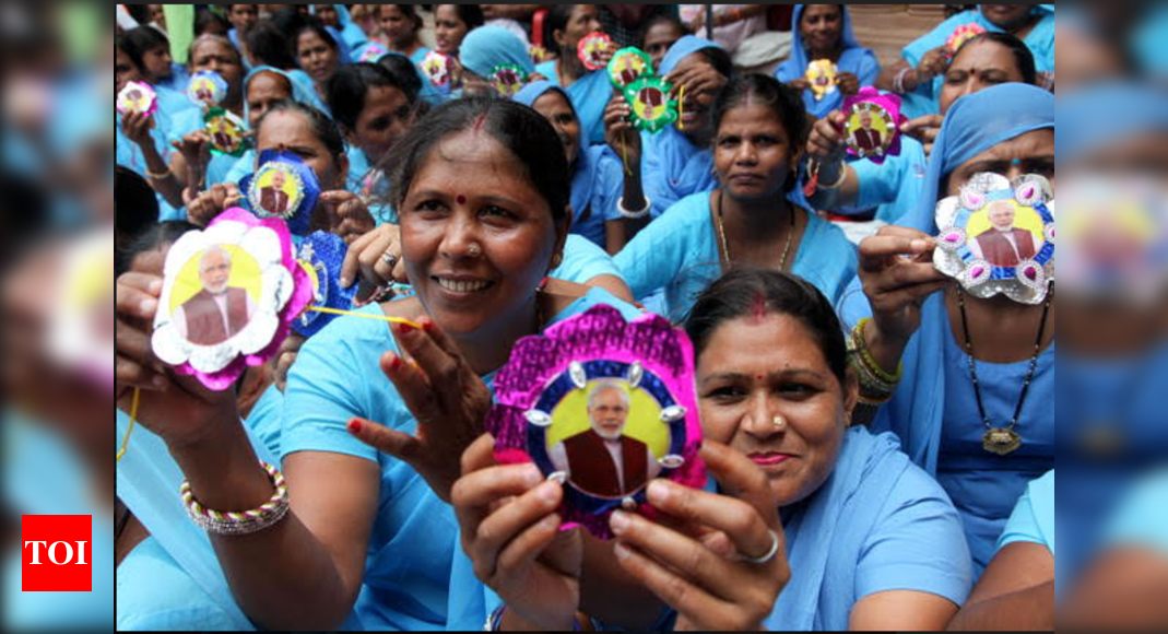Breaking Caste Barriers Women Scavengers Tie Rakhi To Vrindavan