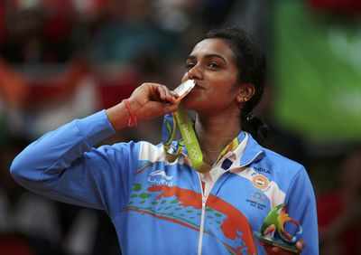 Rio 2016: Shuttler PV Sindhu creates history, becomes 1st Indian woman to win silver medal in Olympics