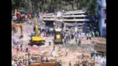 Warrant against civic official in Thane building crash